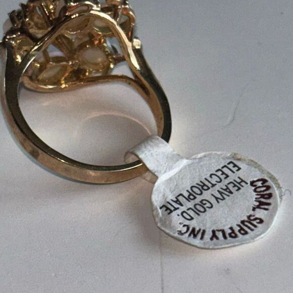 NWT heavy yellow 18kt gold electroplate ring Sz 7 w/6 opals floral - Picture 6 of 9